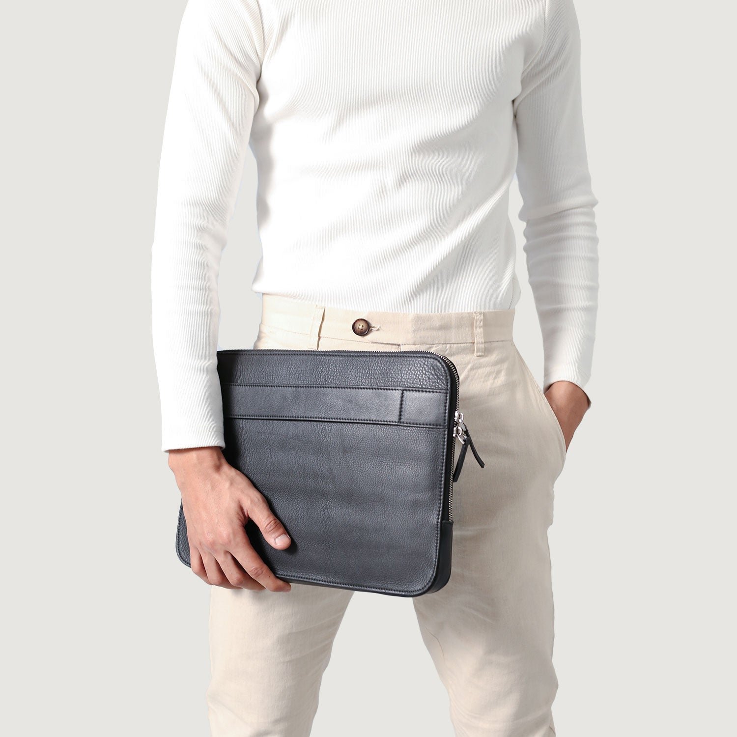 The Baxter Black Leather Laptop Sleeve - Image 6