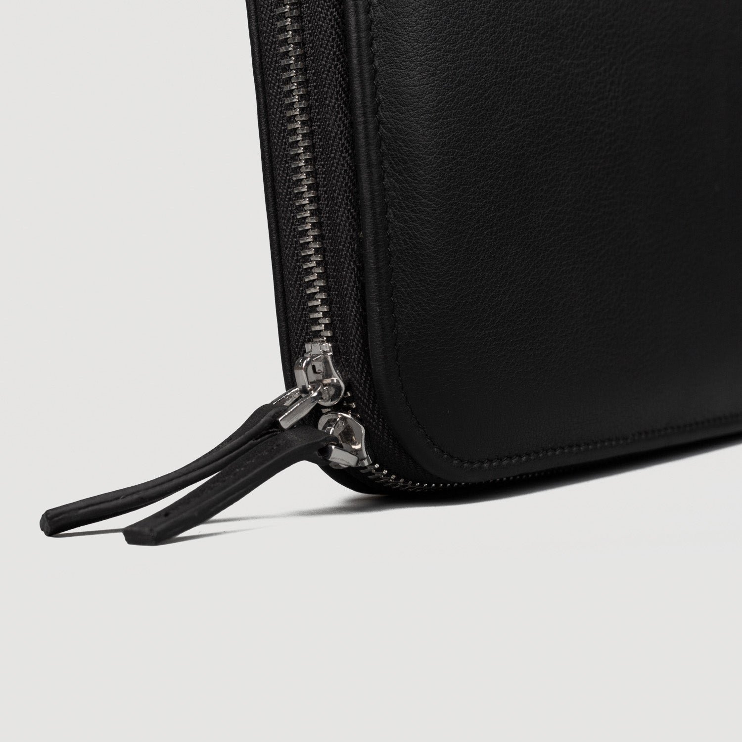 The Eclectic Black Leather Folio Organizer - Image 9